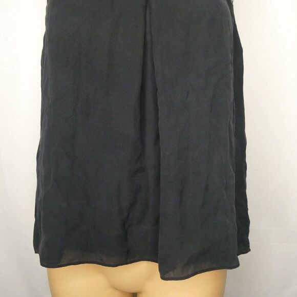 Alice + Olivia Sleeveless Floral Lace Shoulder Top - Picture 4 of 8